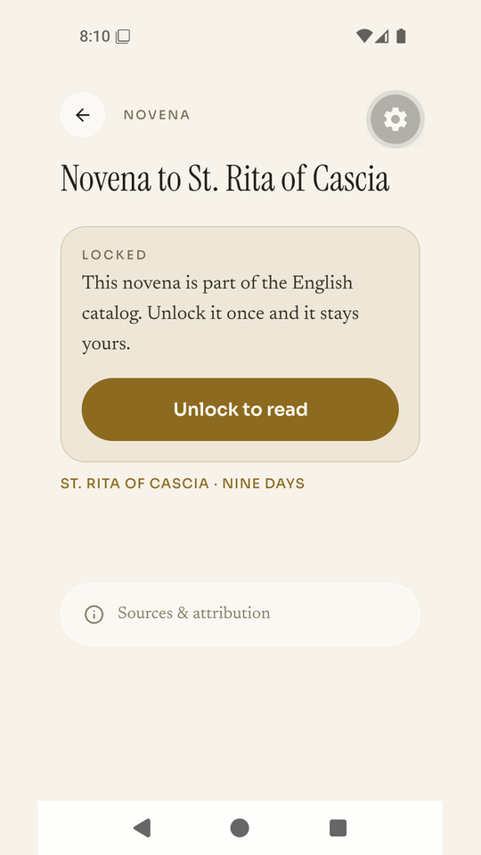 La página de una novena bloqueada en modo claro (en inglés), con su enlace «Sources & attribution» (Fuentes y atribución)
